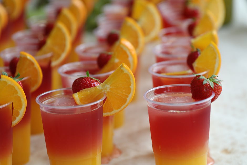 Campari Champagne Cocktail med appelsin og jordbær