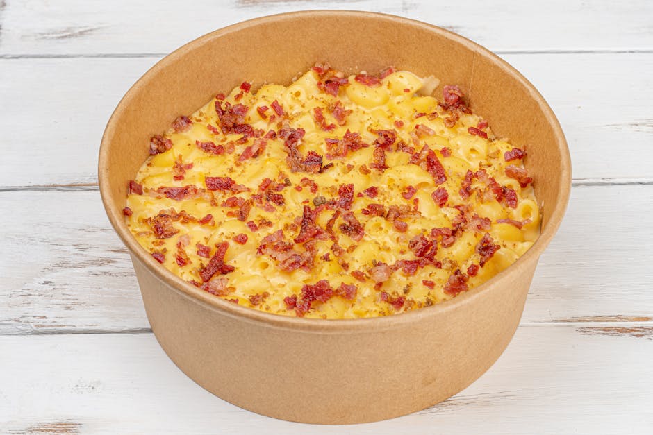 Makaroni og ost med hvitløksbrødsmuler og chipotle