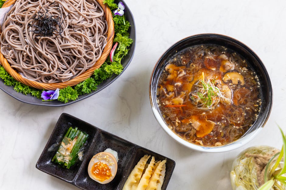 Soba-salat med misodressing og sprø grønnsaker