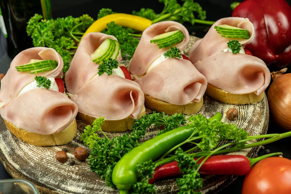 Tunfisksandwich med gulrøtter, rødløk og persille