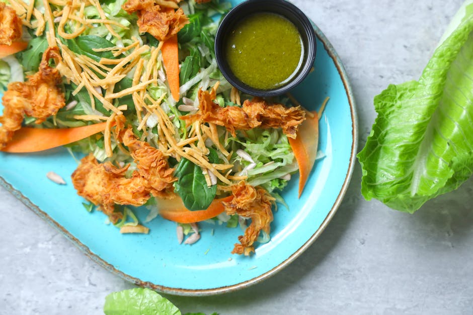 Sprø kalkunsalat med peanøttdressing