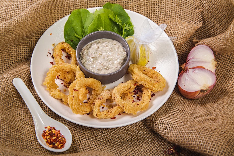 Krydret calamari med sprø bacon og vårløk