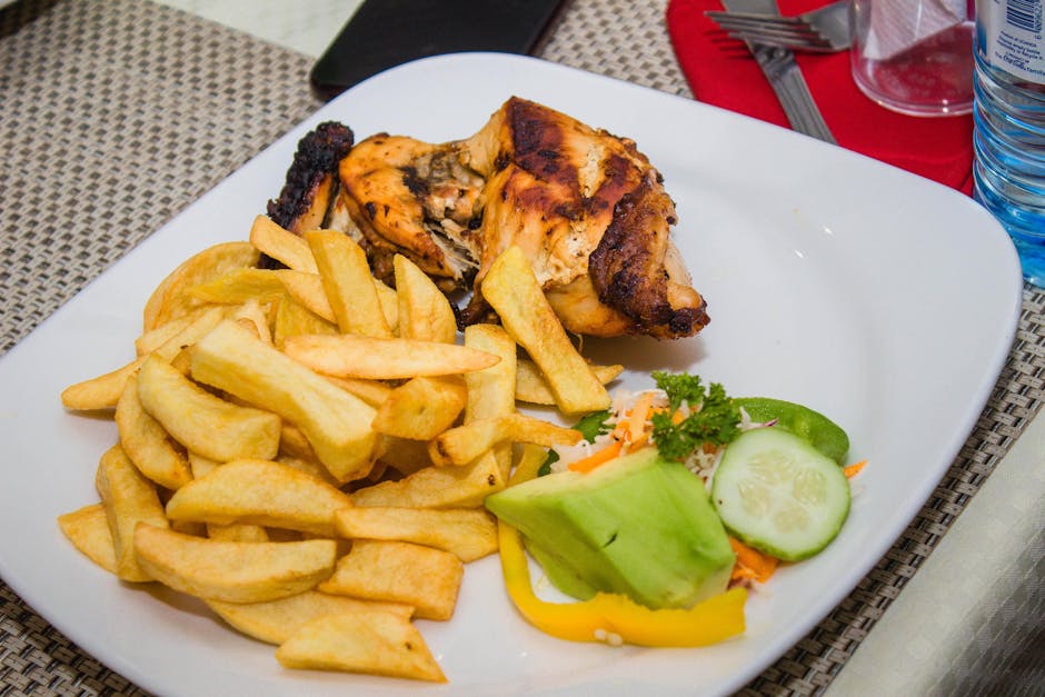 Sprø stekt kylling med grillede avokadoer