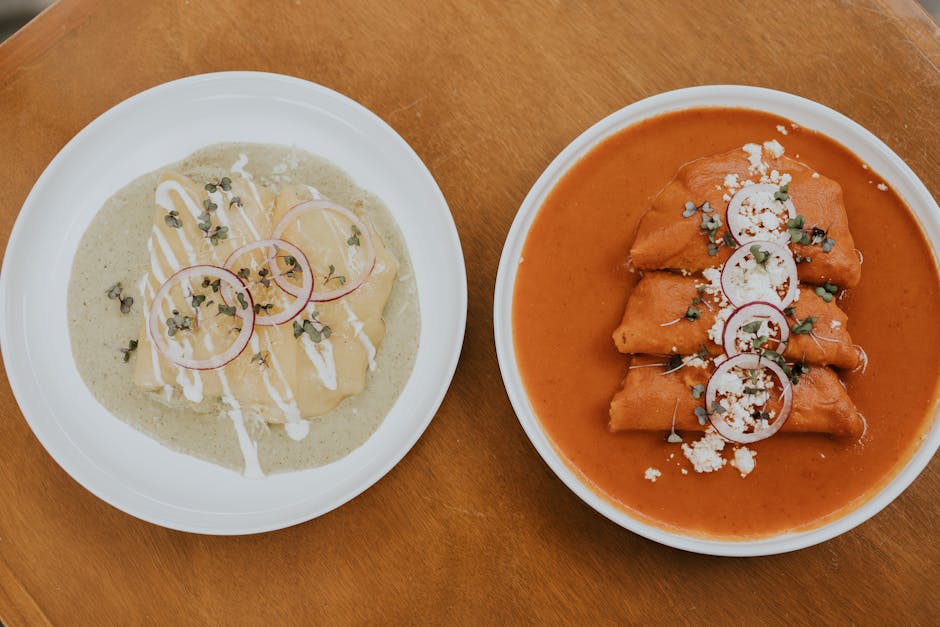 Svinekjøtt-enchiladas med rød chilisaus