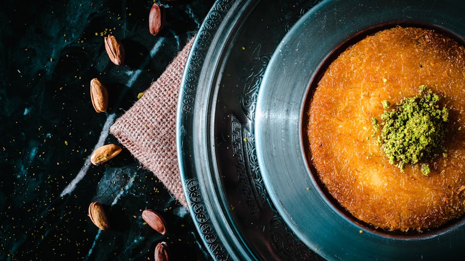 Saftig Revani med sitronsirup og pistasj