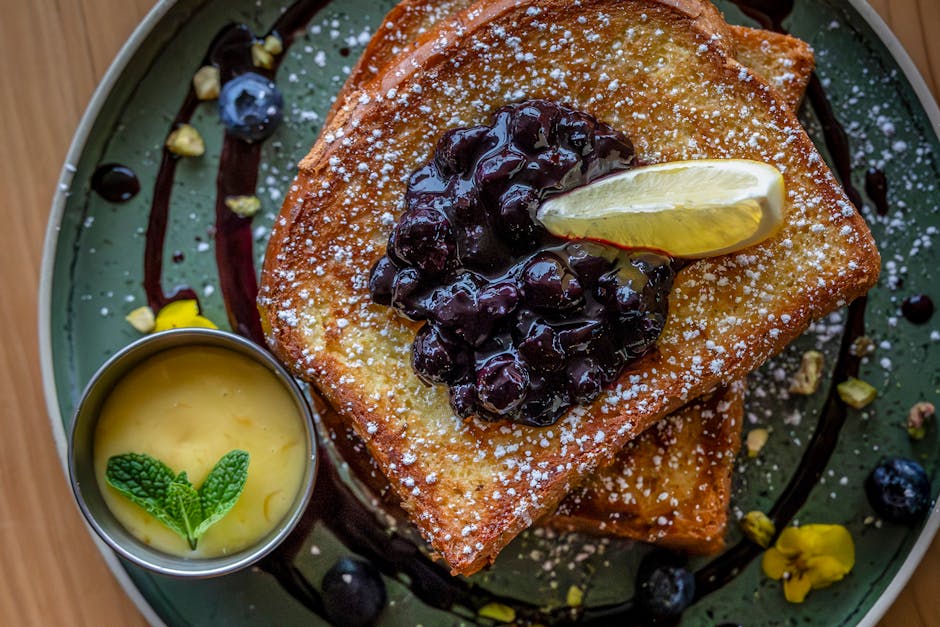 Brioche French Toast-fingre med sjokolade og blåbær