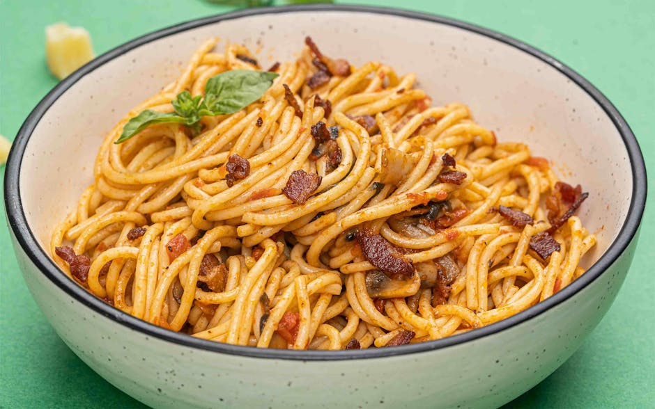 Pasta med bacon og sveitsisk kål