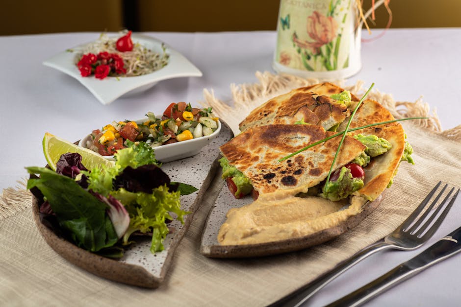 Quesadillas med BBQ-løk, røkt gouda og ertebladsalat