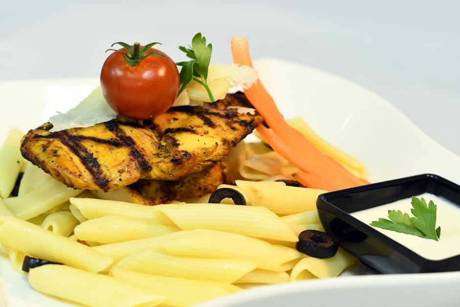 Kremet kyllingpasta med tomater og oliven