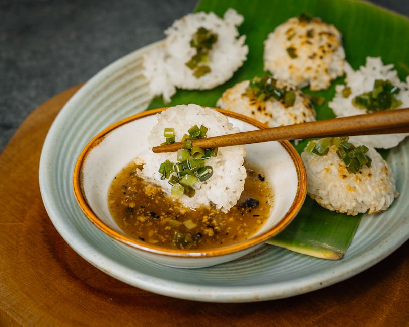 Dampede kyllingrisboller med dipp