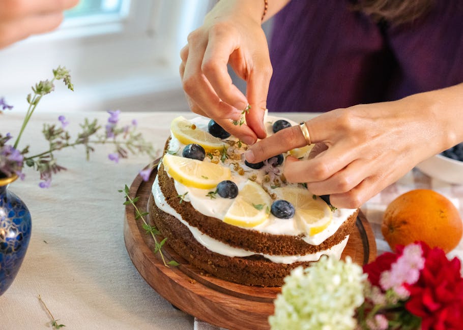 Sitronkake med blåbærkompott og smørkrem