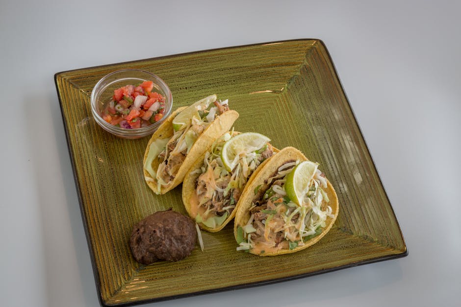 Kalkun Tostados med Hjemmelaget Guacamole og Bønner