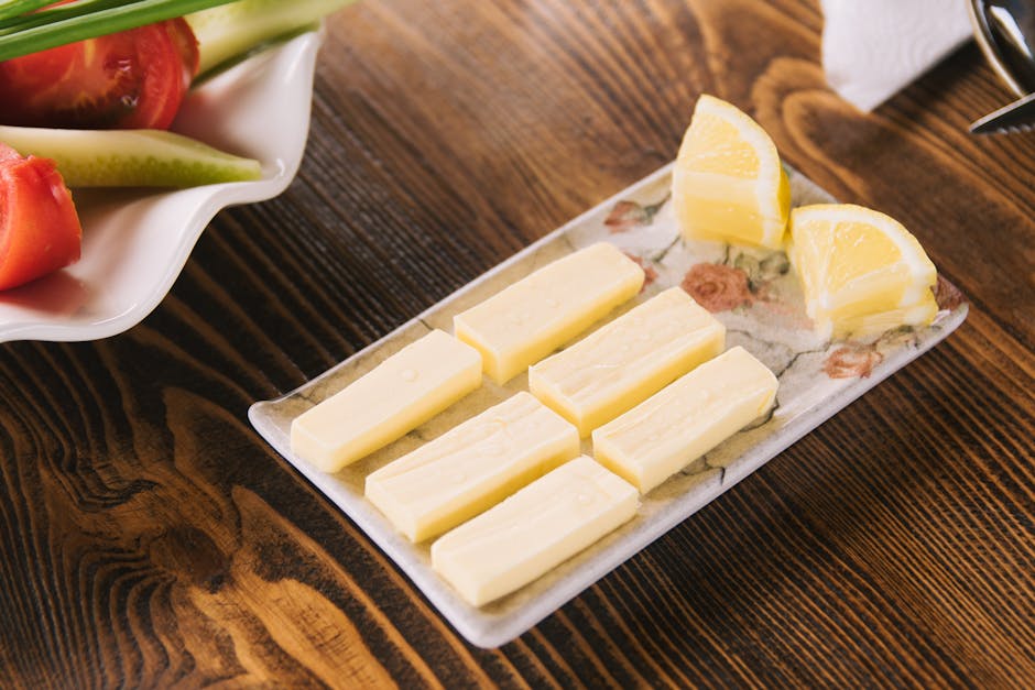 Søte løk- og sitronsmørcanapéer