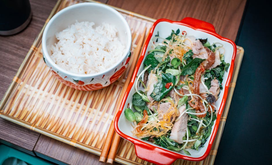 Krydret svinenakke med kål og ris