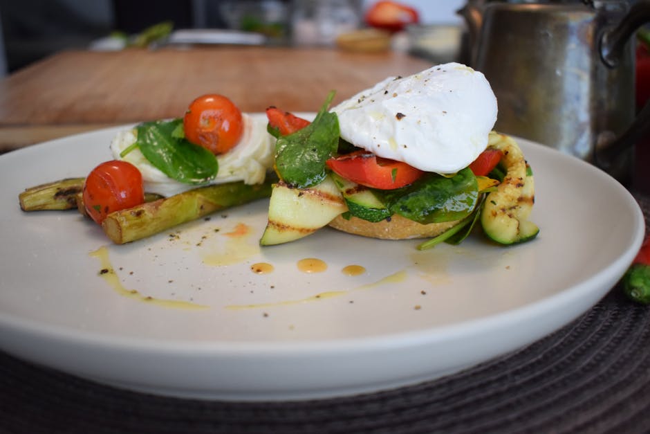 Frokostsmørbrød med egg, tomat og spinat