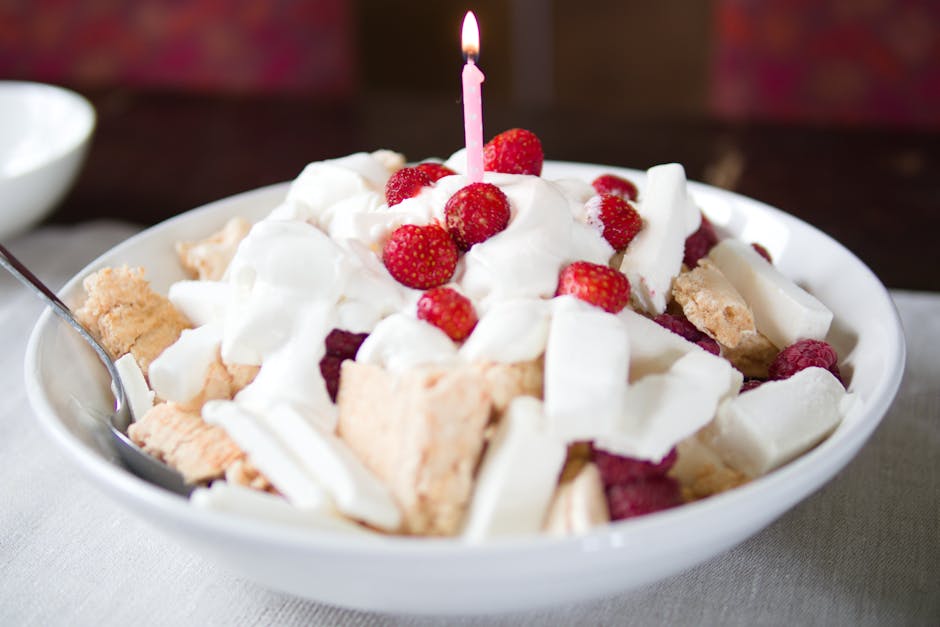 Eton Mess med bringebær og marengs