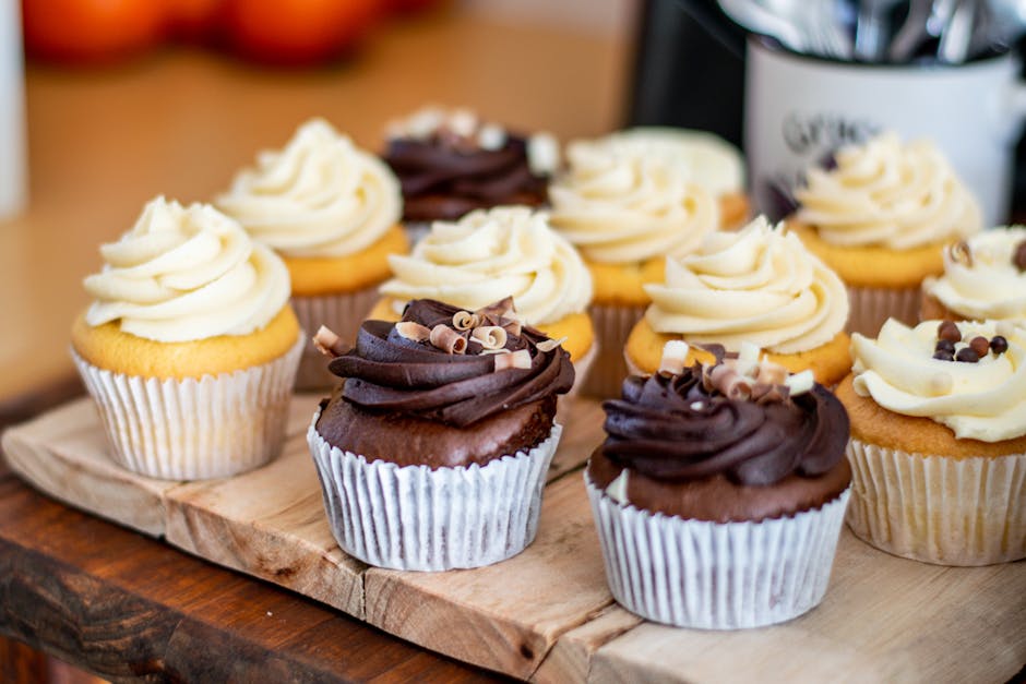 Klassiske vaniljecupcakes med sjokoladekrem