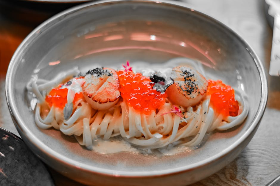 Kamskjell med risnudler og asiatisk saus