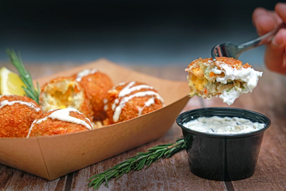 Hummer-hushpuppies med pepperrotkrem