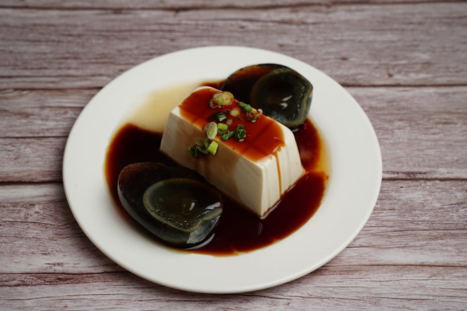 Silketofu med tusenårs egg og sennepsgrønnsaker