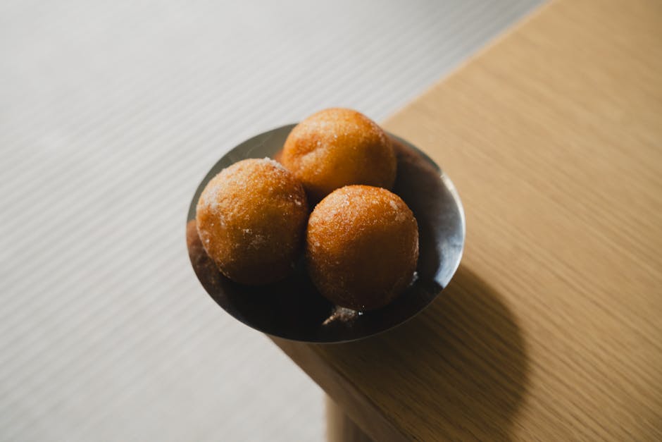 Friterte choux-boller med kanelsukker (Pets de Nonne)