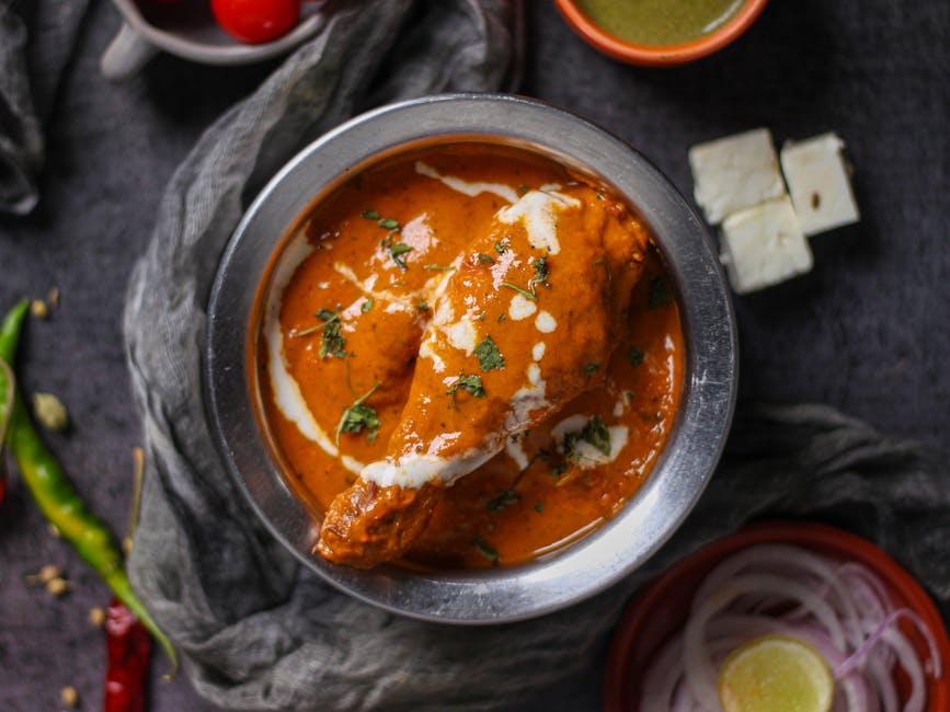 Kremet kyllingcurry med tomat og yoghurt