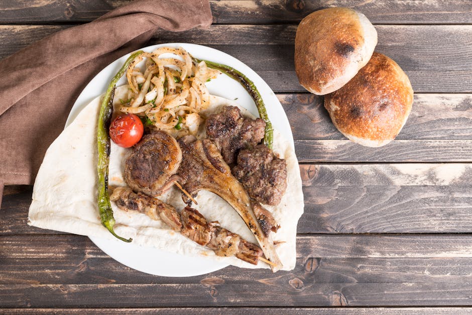 Grillede kjøttkebabspyd med lam eller kalkun