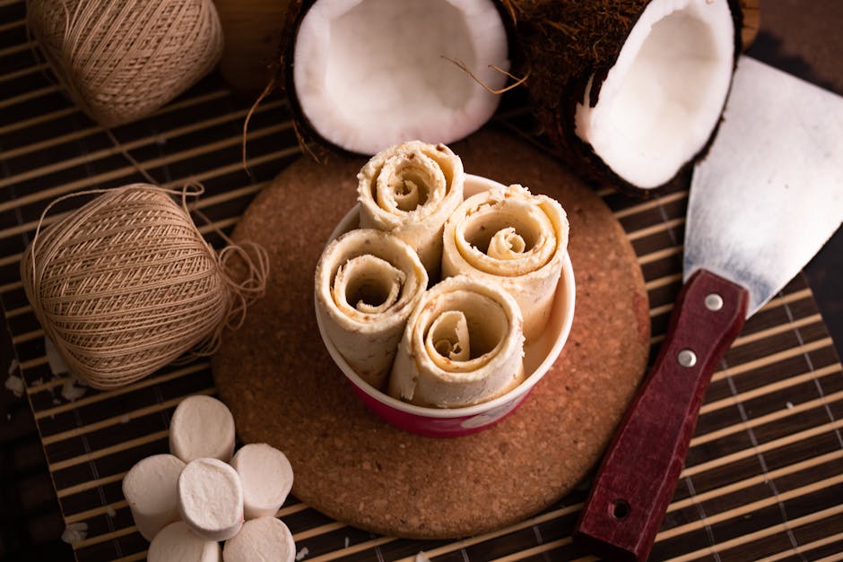 Søte mangovårruller med kokos og vaniljeis