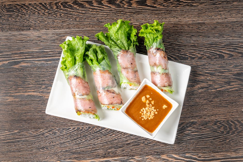 Thailandske kyllingwraps med peanøttsaus