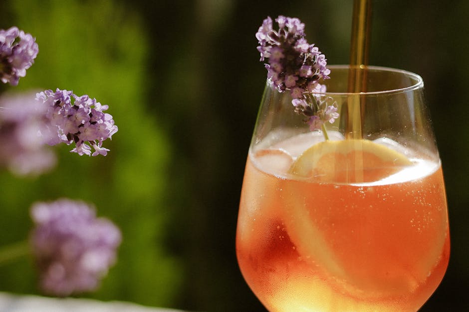 Lavendel- og rosépepper-vodka med soda
