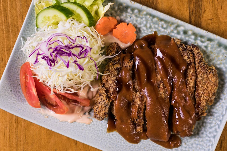 Tonkatsu-inspirerte svinekoteletter med vannkressesalat