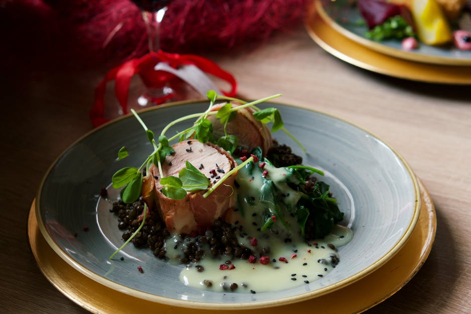 Baconsurret svinefilet med sur kirsebærsaus