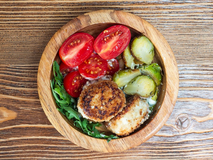 Fritert rosenkålsalat med syltet rødløk