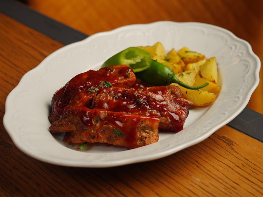 Saftige baby back ribs med BBQ-saus