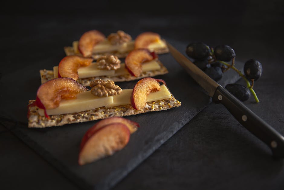 Pekannøtt-ristet geitost med fersken