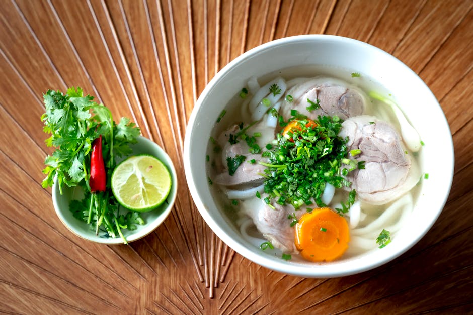 Pho Ga-suppe med kylling og risnudler