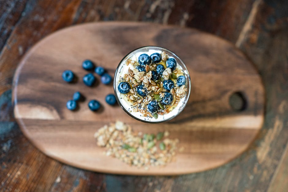 Bærparfait med vaniljeyoghurt og granola