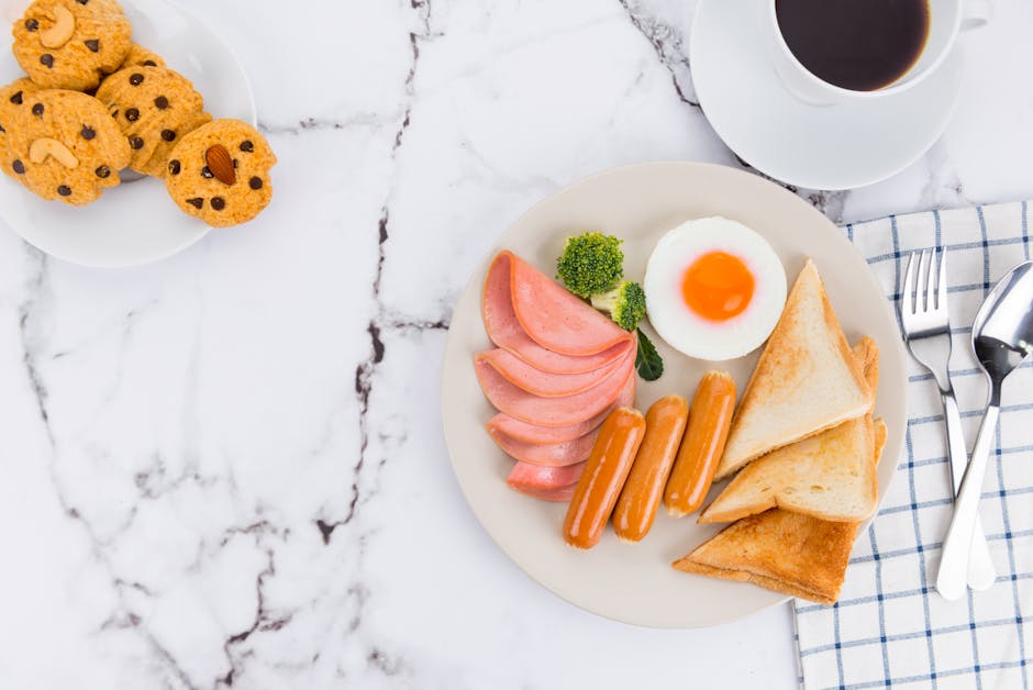 Egg i glass med pølse og grønnsaker