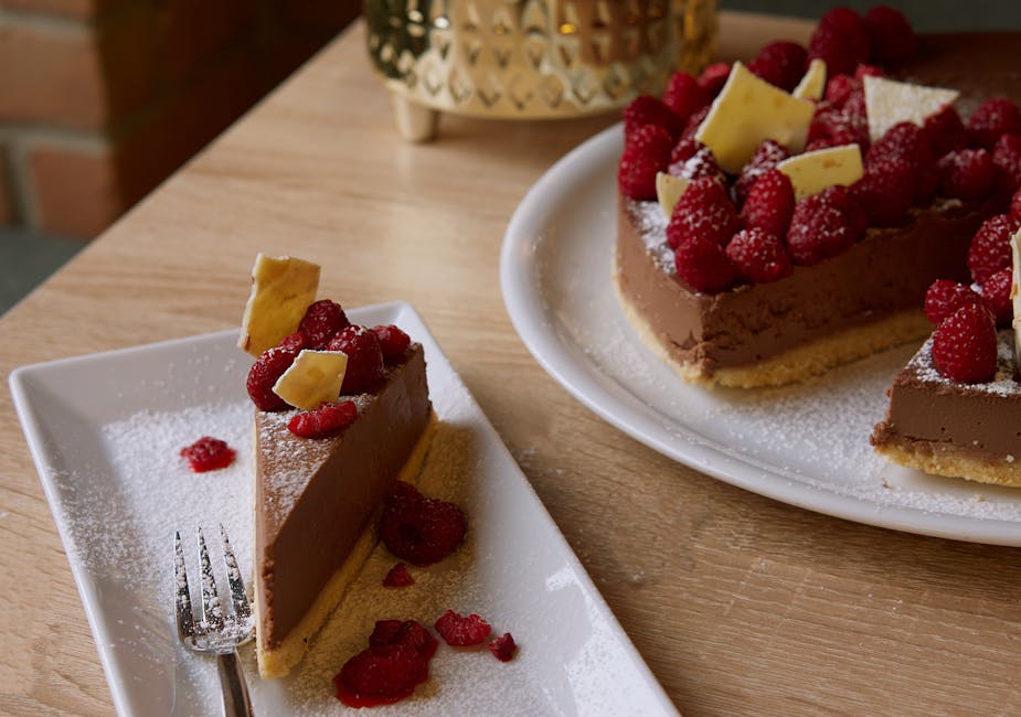 Pesach-sjokoladekake med bringebærglasur