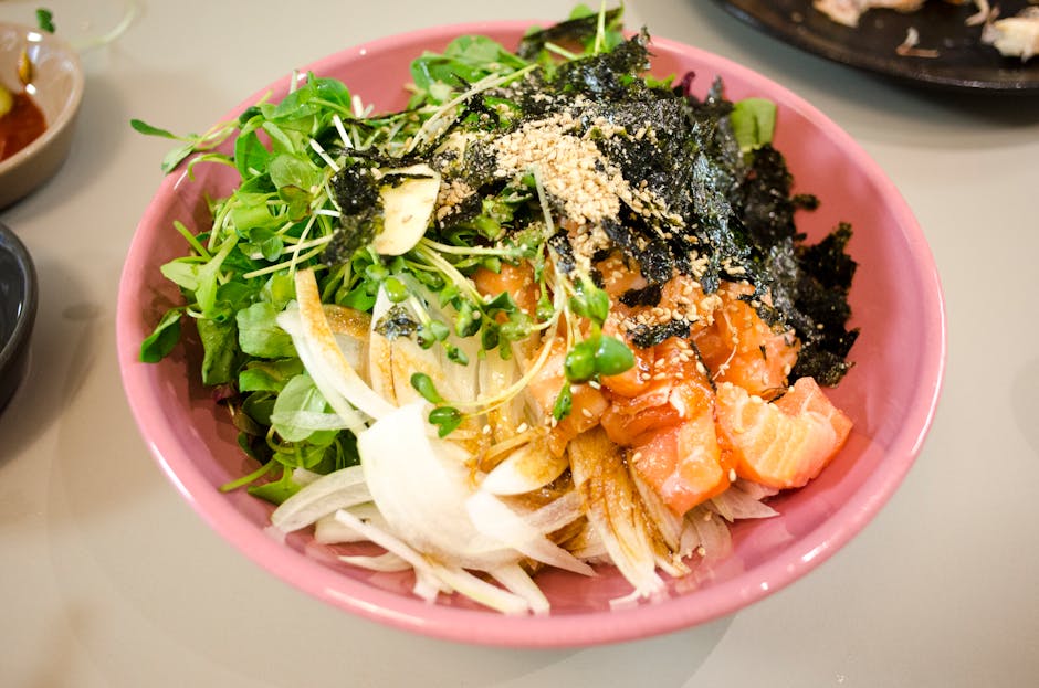 Rask laksesalat med selleri og rødløk