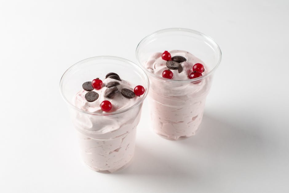 Kremet tranebærparfait med grahamkjeks