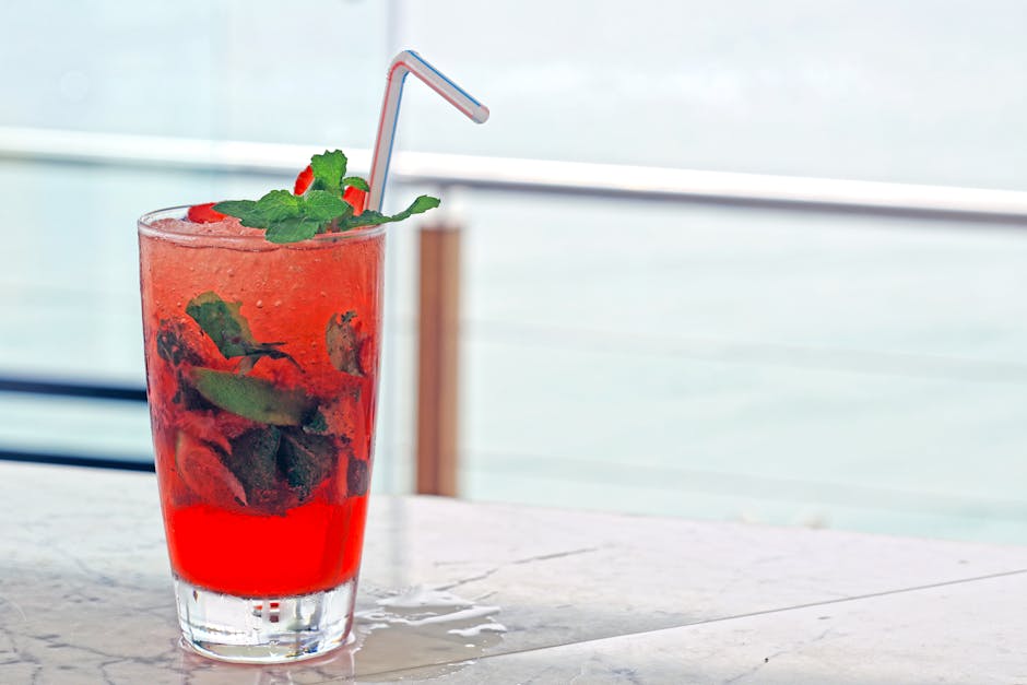 Jordbær- og bringebærmojito