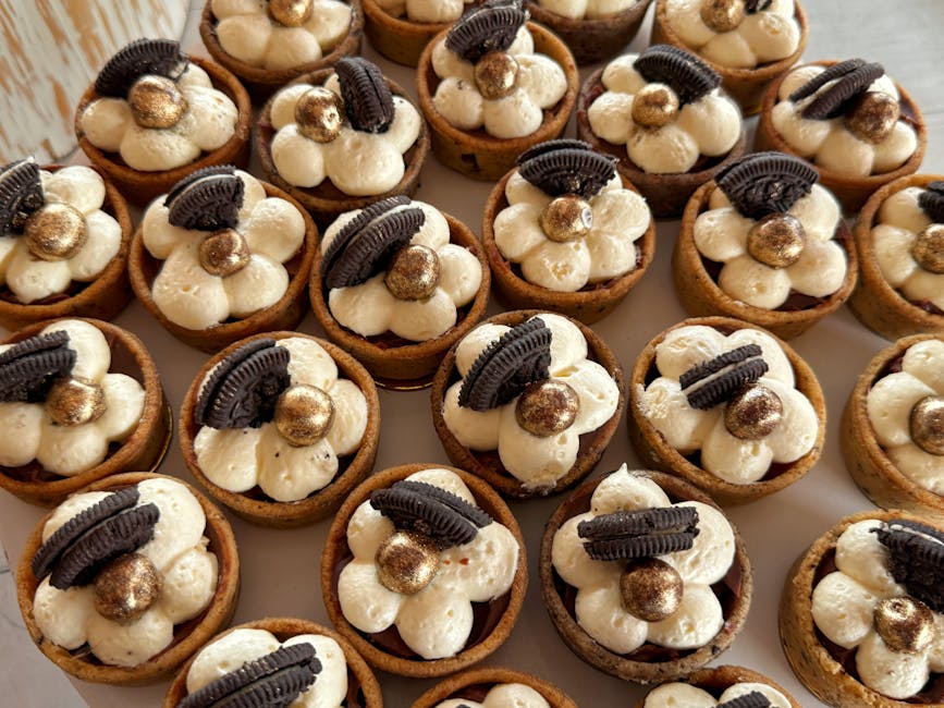 Mini sjokoladecupcakes med kremostfyll