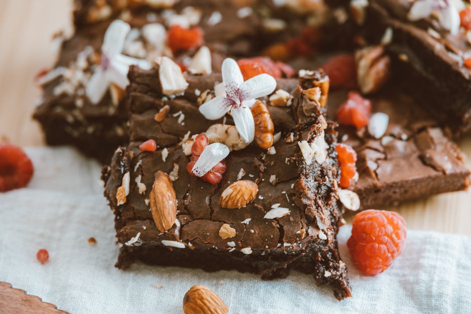 Sjokolade- og mandelbrownies med kirsebærfyll