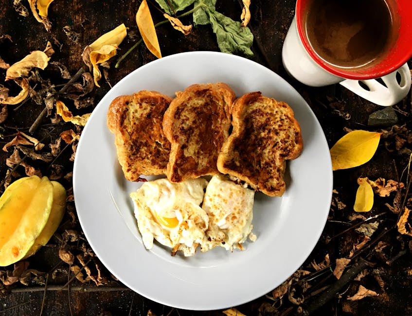 Frokost-cheesesteak med pølse og paprika