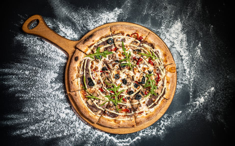 Middelhavspizza med tunfisk og feta