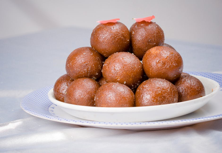 Bakte Gulab Jamun (indiske melkeboller i sirup)