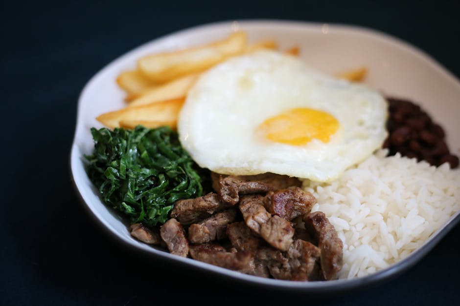 Stekt ris med corned beef, spinat og egg