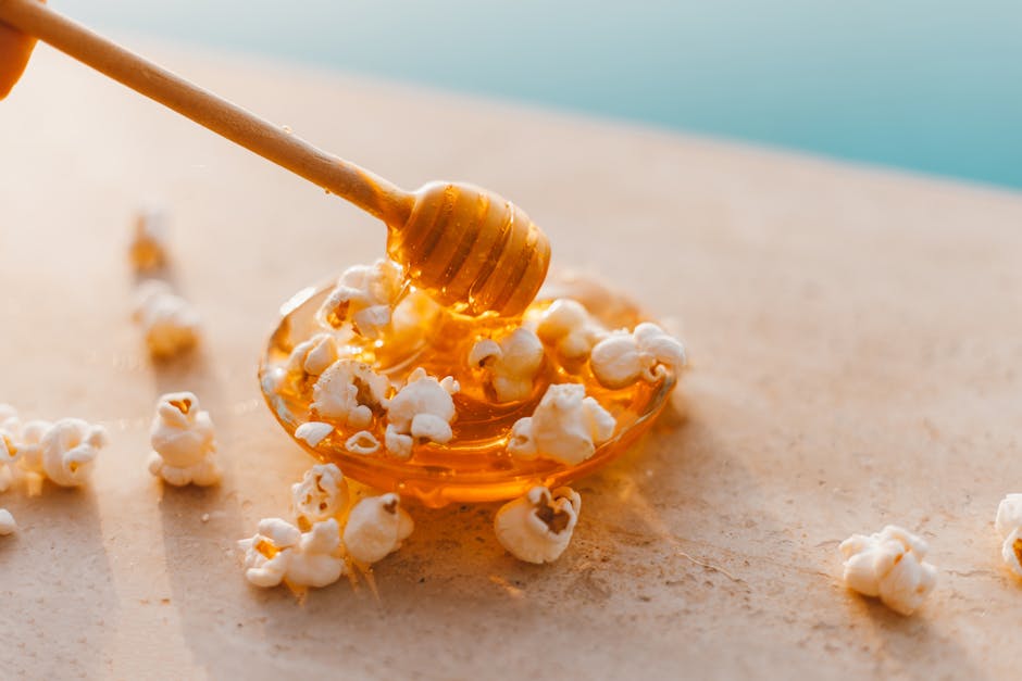 Popcornkuler med karamellsirup