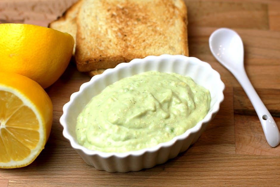 Kremet grønn saus med avokado og tomatillo